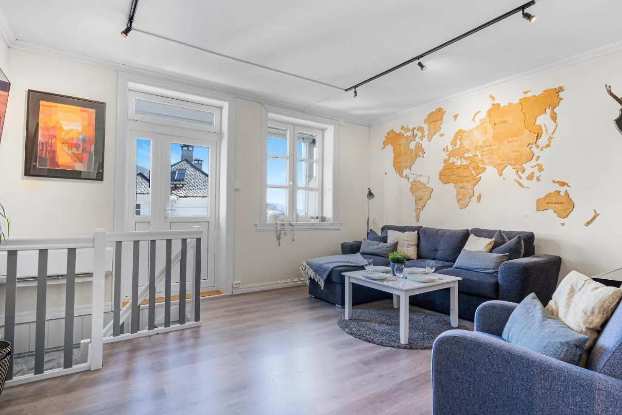 Big Central Apartment W/ A View And Parking Bergen
